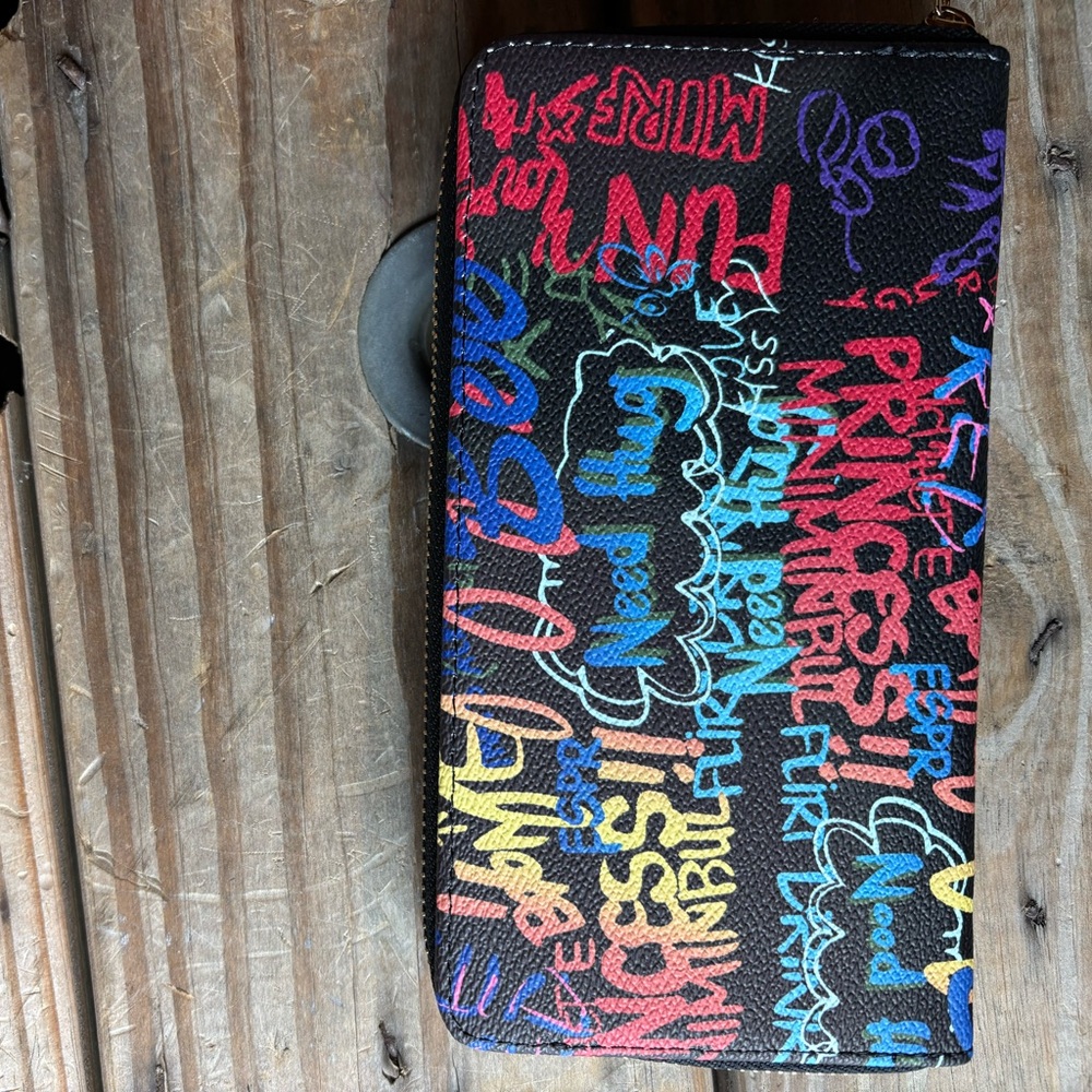 Colorful Graphic Wallet - Picture 2 of 4
